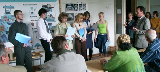 PRISS-laboratory/ Виталий СААКОВ/ Интеллектуальное оснащение и сопровождение бизнес-проектов и предприятий/ о группе компаний СИГМА-СИ/ Перед растущей компанией встают закономерные проблемы, в том числе такие технические и стандартные, как проблема персонала, офисная и бизнес-культураи пр., - говорит Виталий Сааков, руководитель лаборатории PRISS-laboratory, консультант фирмы СИГМА-СИ, - и для грамотного их решения мы обратились к нормальной мировой практике, согласно которой кадровая и другая проблематика может решаться в рамках т.н. университетских технопарков. Это площадка, на которой университет, с одной стороны, мог бы демонстрировать свои возможности и ресурсы, а с другой, взаимодействовать с бизнесом...